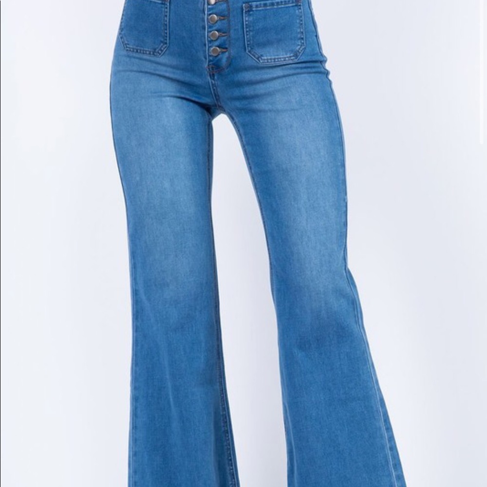 Jeans and basic top - Picture 4 of 4